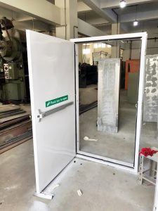 EMERGENCY EXIT DOOR MEK